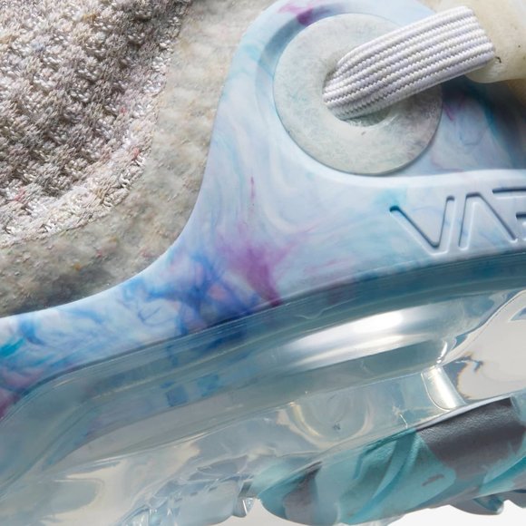 WMNS NIKE AIR VAPORMAX 2020 FK FLYKNIT SUMMIT 7.5 - Picture 2 of 9